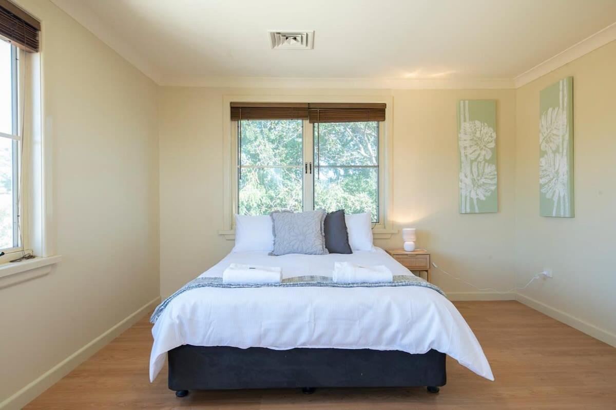 Tranquil Taylor - Two-Storey Cbd Family Home, Bbq Dubbo Bagian luar foto