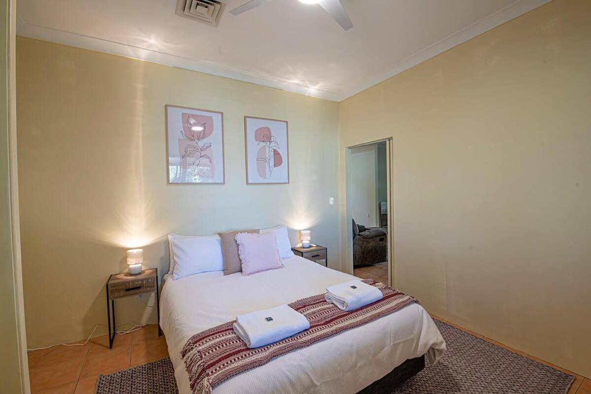 Tranquil Taylor - Two-Storey Cbd Family Home, Bbq Dubbo Bagian luar foto