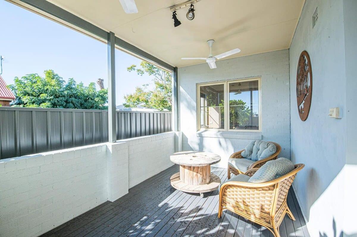 Tranquil Taylor - Two-Storey Cbd Family Home, Bbq Dubbo Bagian luar foto