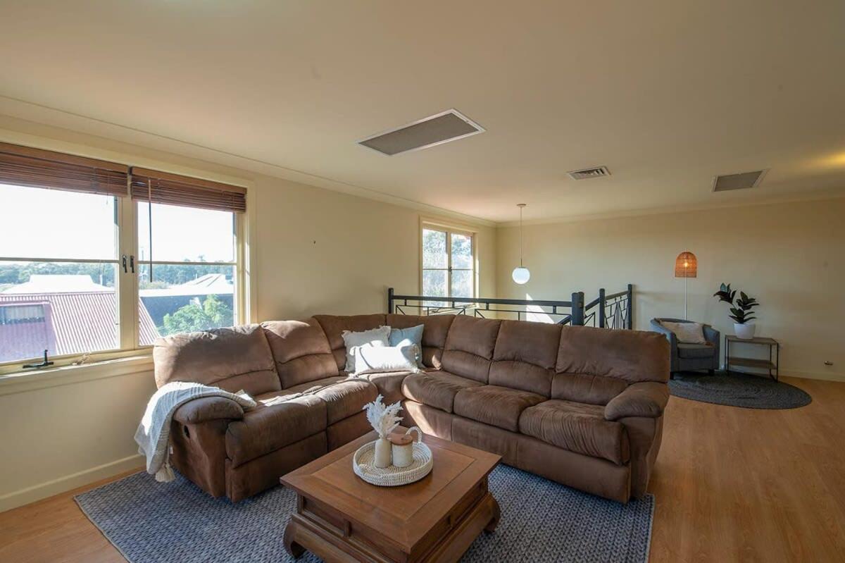 Tranquil Taylor - Two-Storey Cbd Family Home, Bbq Dubbo Bagian luar foto